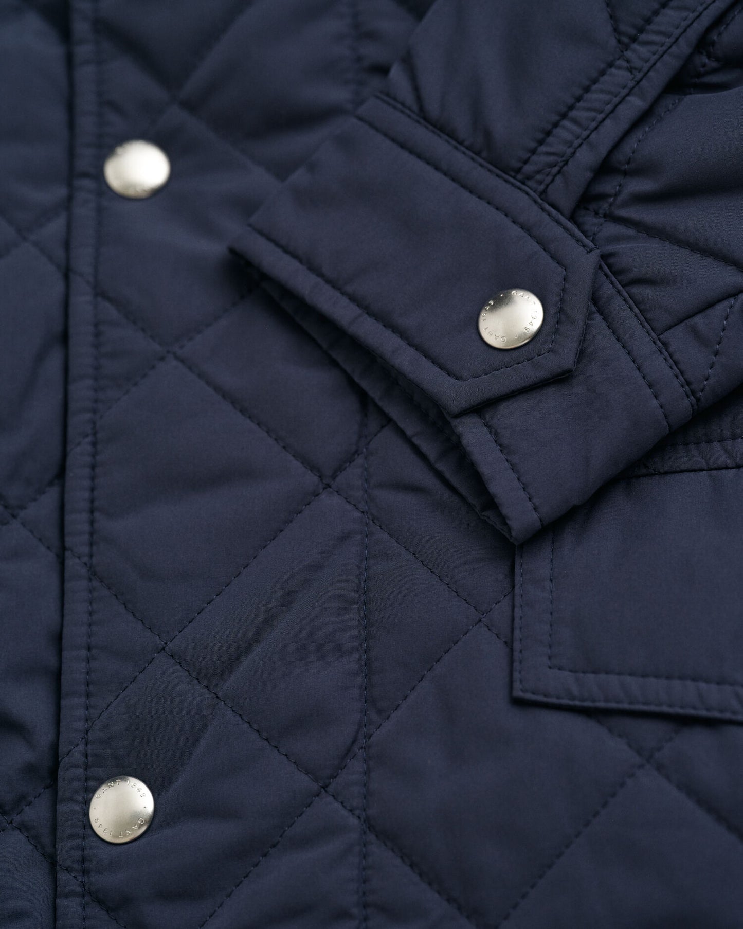 Veste mi-longue matelassée coupe-vent