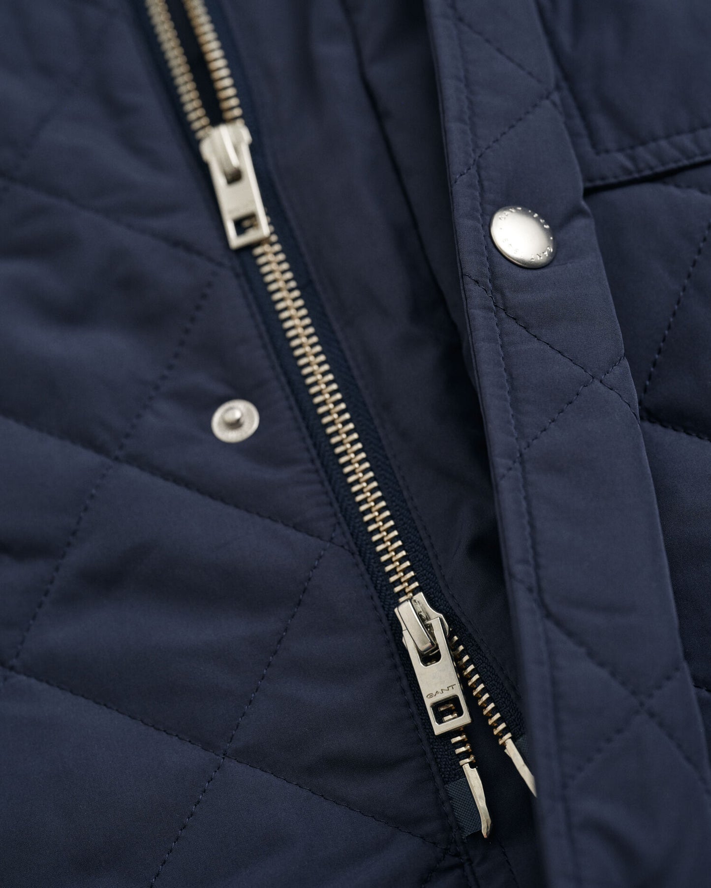 Veste mi-longue matelassée coupe-vent