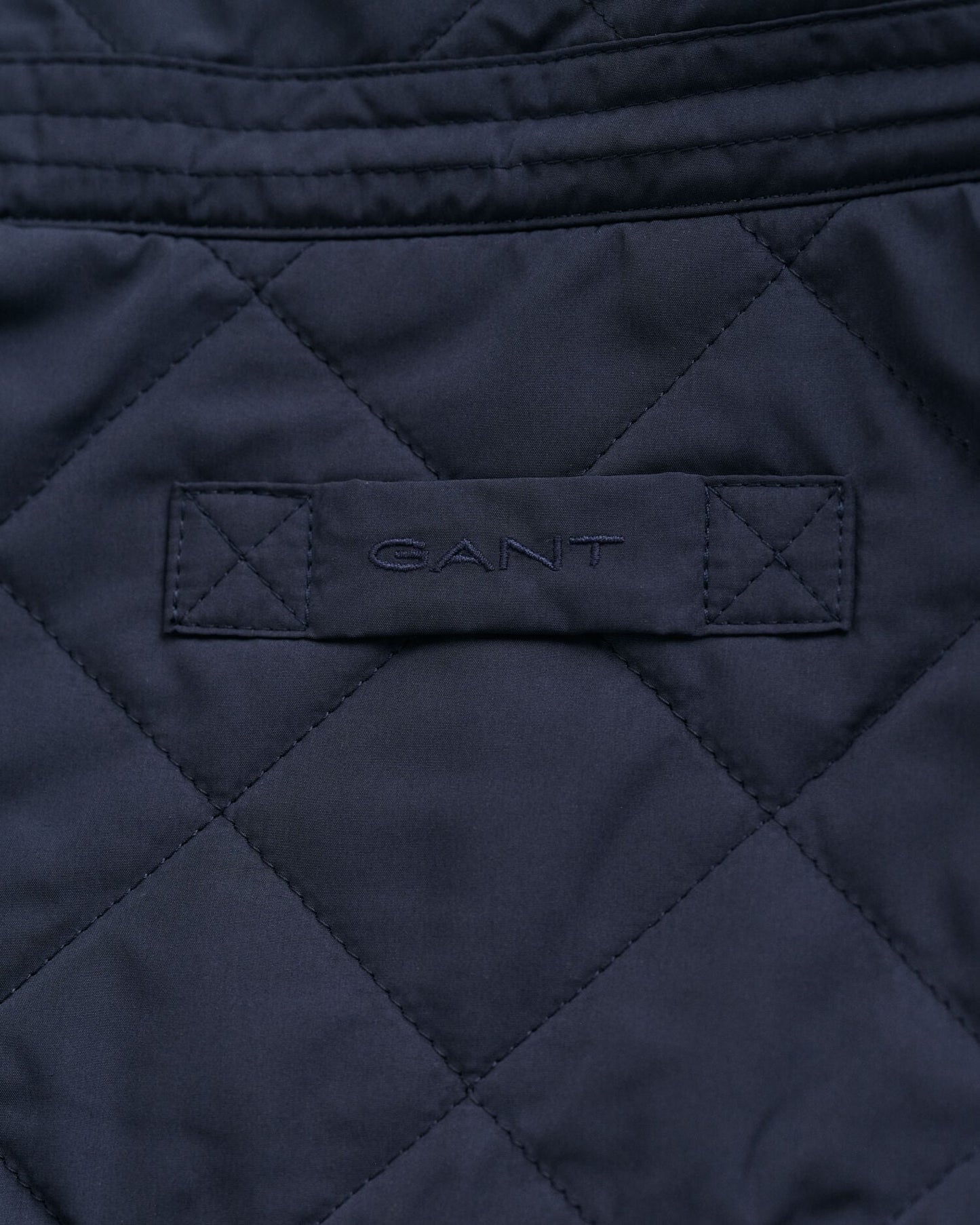 Veste mi-longue matelassée coupe-vent