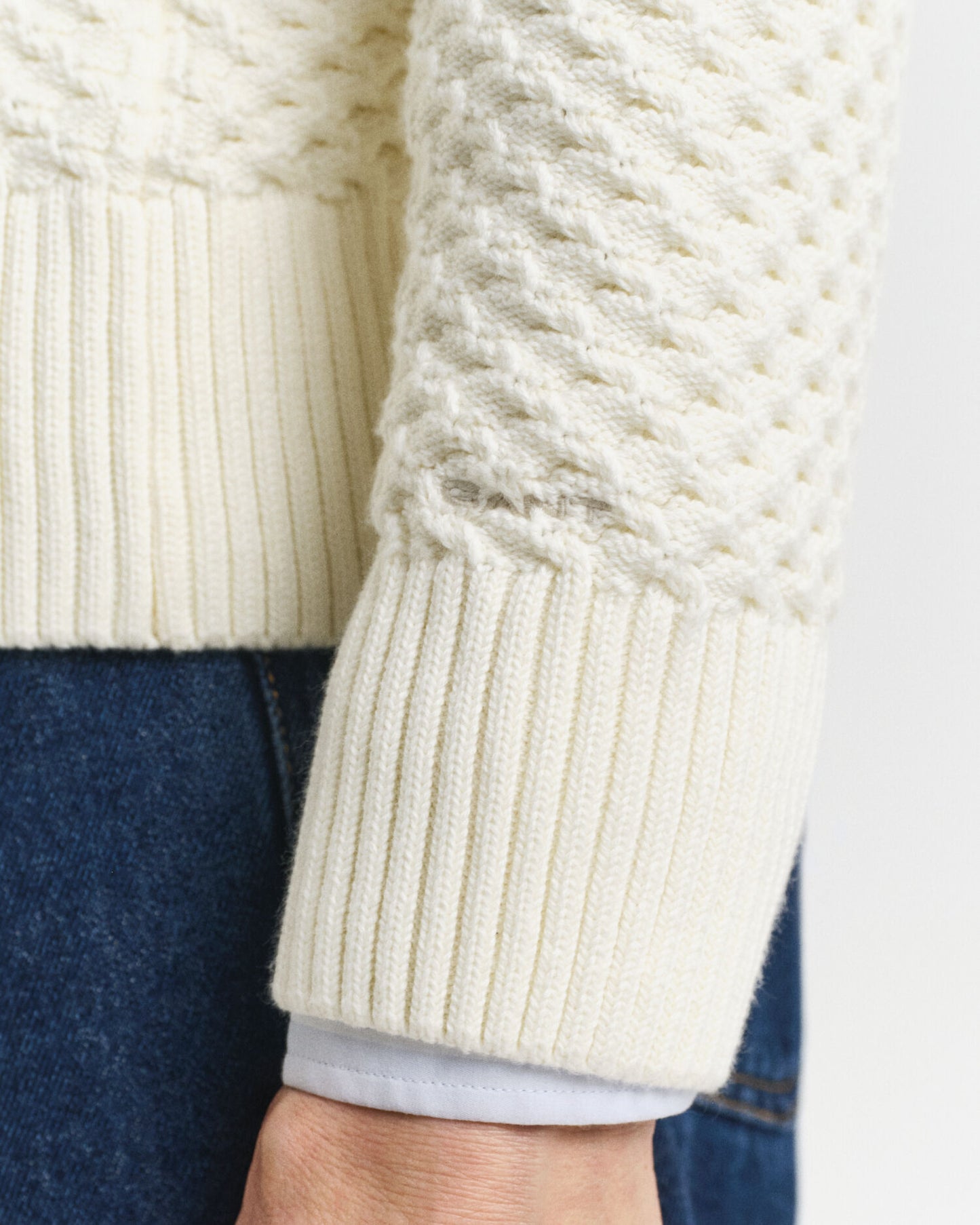 Baumwollpullover mit Textur und halbem Reißverschluss