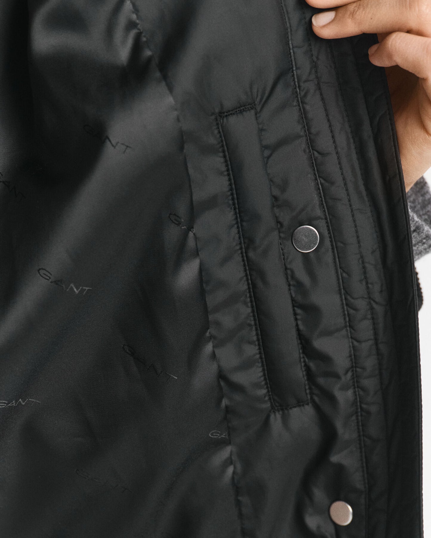 Steppjacke mit Kordbesatz